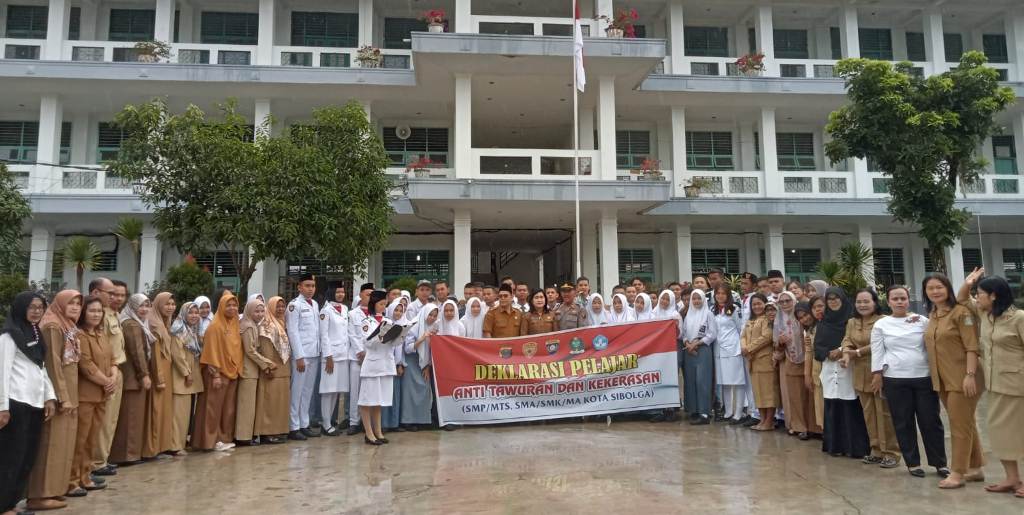 Kacabdisdik Sibolga Hadiri Deklarasi Pelajar Anti Tawuran dan Kekerasan 3 WhatsApp Image 2022 12 04 at 20.25.25