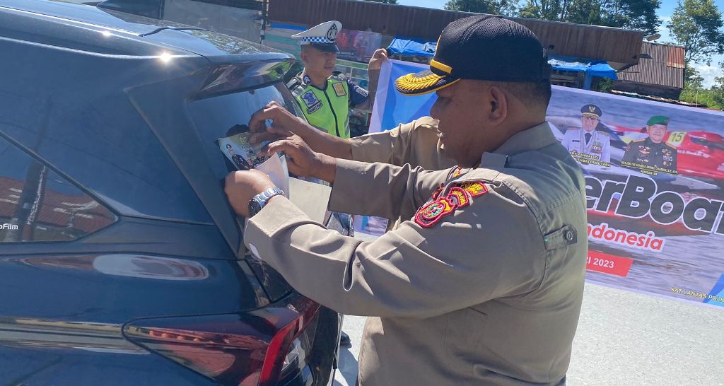 Cara Polisi di Humbahas Suskeskan F1 PowerBoat Danau Toba 1 sosialisasi F1