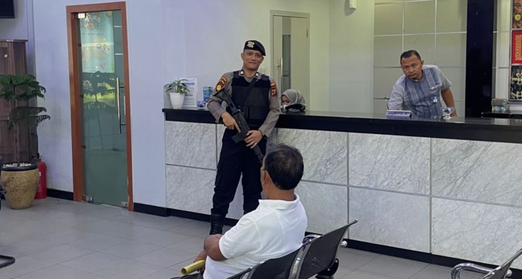 Polres Sibolga Pantau Pergerakan Masyarakat di Kantor Bank dan ATM 1 WhatsApp Image 2023 02 28 at 17.32.52