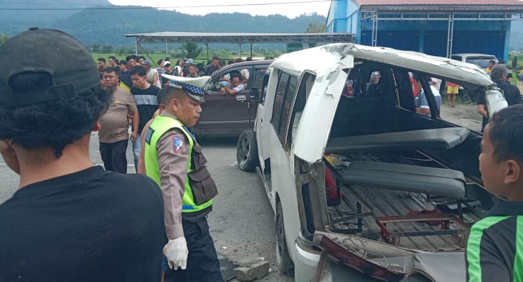 SOPIR UGAL UGALAN DI TAPUT SOPIR UGAL UGALAN DI TAPUT