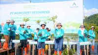 Pj Bupati Tapteng Bersama PT Agincourt Resources Tanam 60 Ribu Pohon Mangrove, Tebar 50 Ribu Bibit Kerang dan Kepiting 8 IMG 20240603 223708
