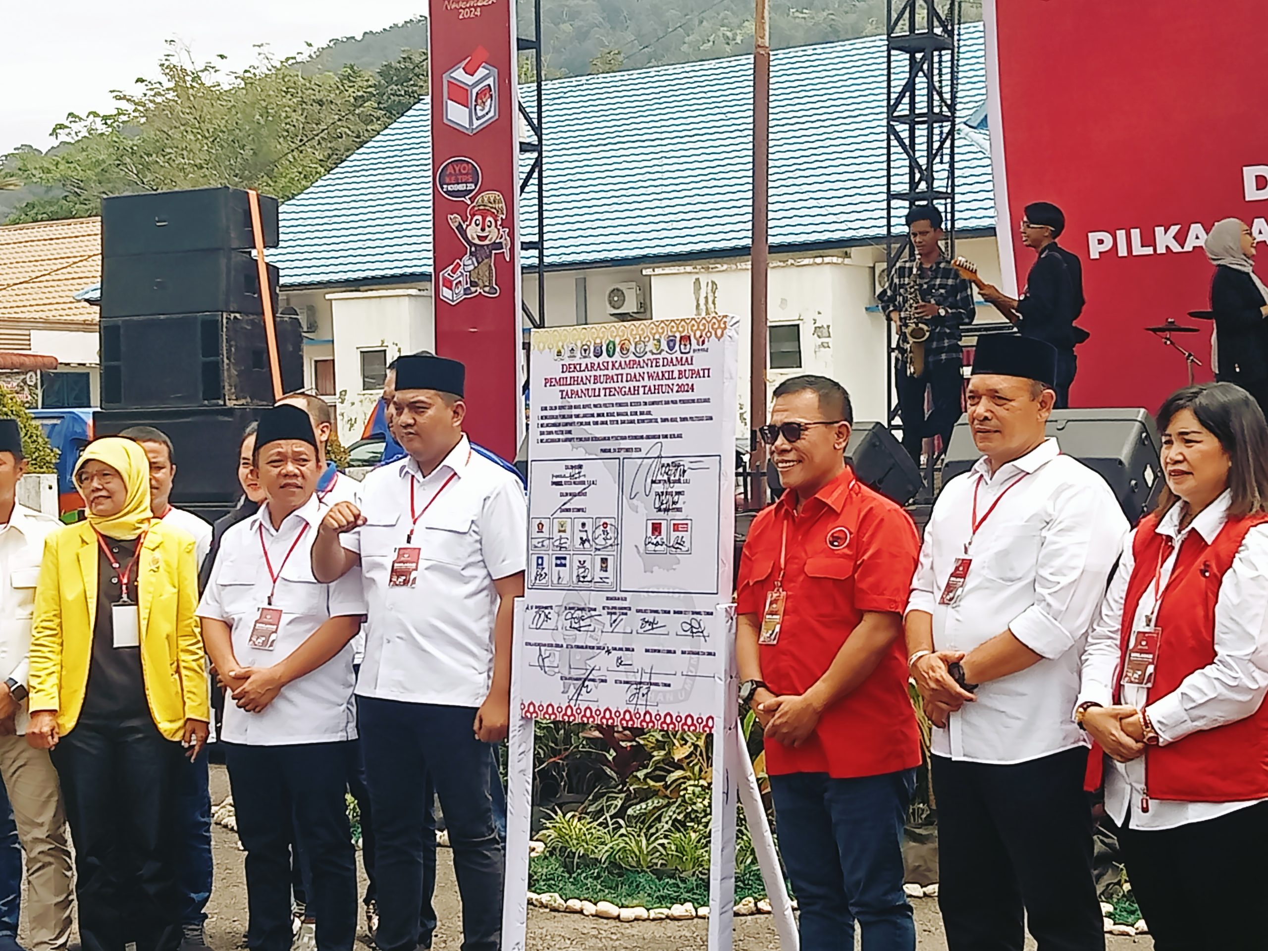 Deklarasi Kampanye Damai KEDAN dan MAMA di Pilkada Tapteng 1 IMG20240924111348 scaled