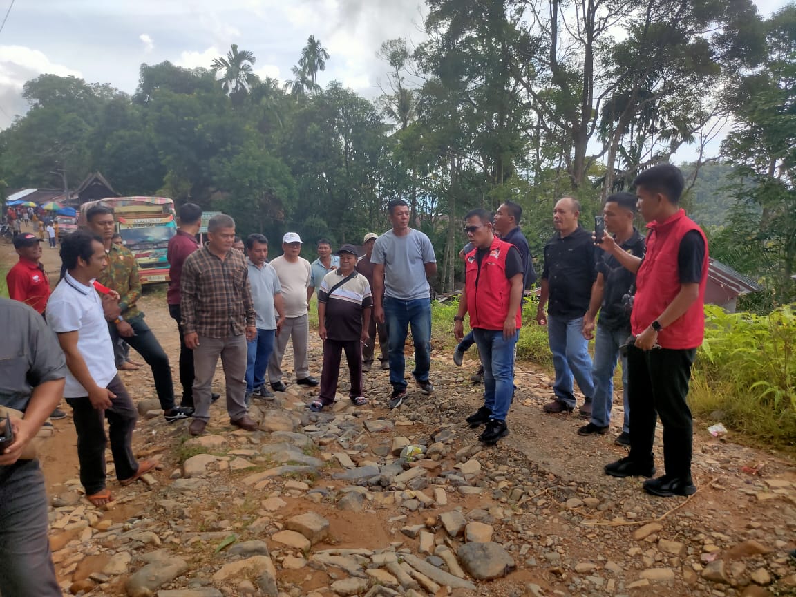 Warga: Tukka Maju Jika Masinton Jadi Bupati Tapteng 2 IMG 20241017 WA0035