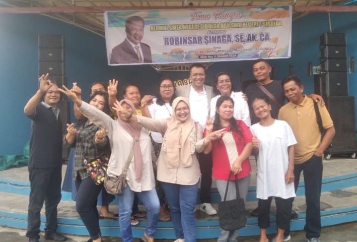 Alumni SMEA Negeri Sibolga Doakan Robinsar Sinaga Jadi Walikota 5 IMG 20241005 200633