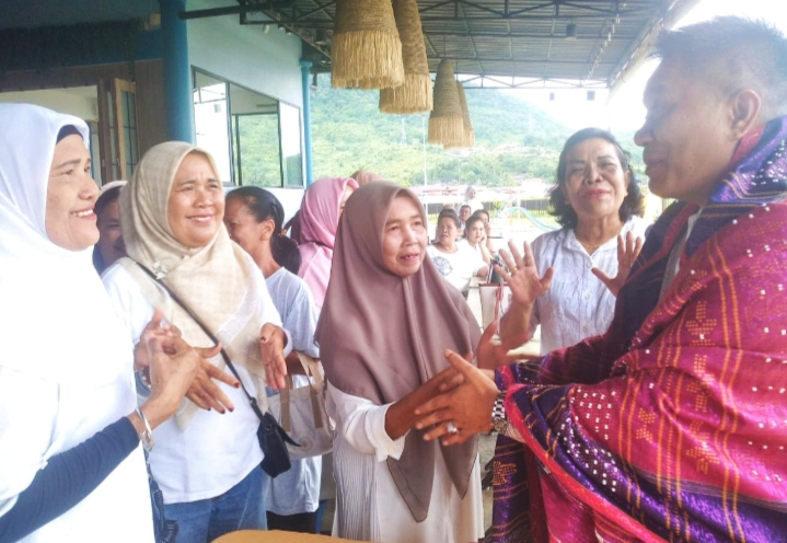 Alumni SMEA Negeri Sibolga Doakan Robinsar Sinaga Jadi Walikota 2 IMG 20241005 200733