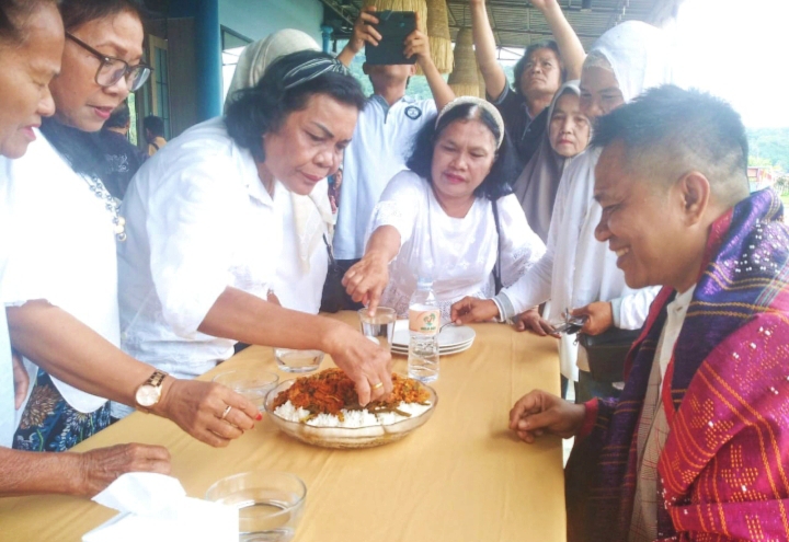 Alumni SMEA Negeri Sibolga Doakan Robinsar Sinaga Jadi Walikota 1 IMG 20241005 200846