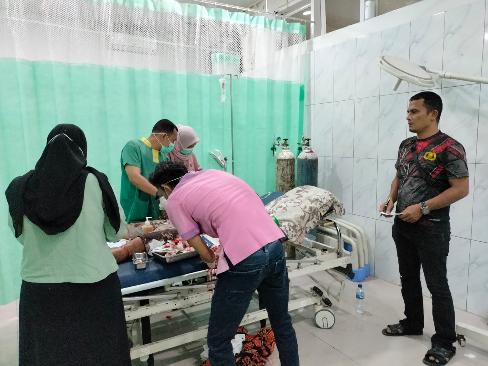 Bupati Masinton Prihatin Insiden Penganiayaan Kades di Muara Bolak Tapteng 3 IMG 20250223 WA0024