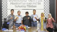 Bupati Tapteng Apresiasi Produk Eco Projec Karya Siswa SMA N 1 Matauli Pandan 31 IMG 20250421 180821