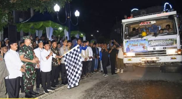 Bupati Tapteng, Lepas Pawai Takbiran Menyambut Idul Fitri 1446 Hijriah 1 IMG 20250422 175015