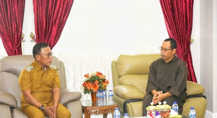 Bupati Tapteng Terima Audensi Panitia Pesta Inaugurasi Propinsi Kapusin ST. Fidelis Sigmaringen Sibolga 1 IMG 20250422 180229
