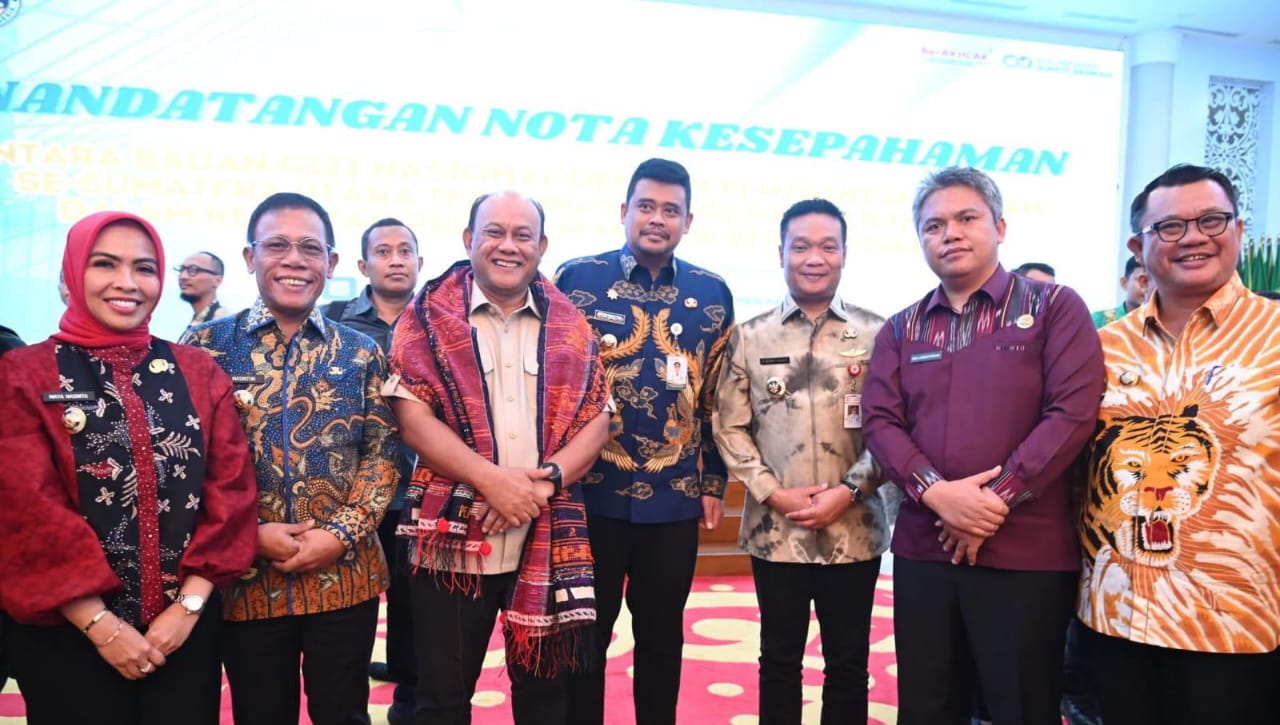 Bupati Tapteng Hadiri Penandatanganan Nota Kesepahaman Antara Badan Gizi Nasional dengan Pemprov Sumut 1 IMG 20250619 WA0011