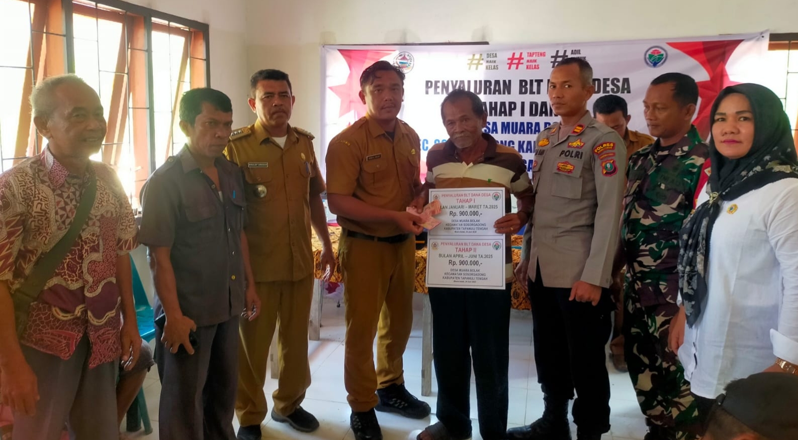 Pemdes Muara Bolak Salurkan BLT Dana Desa TA 2025 1 IMG 20250627 181703