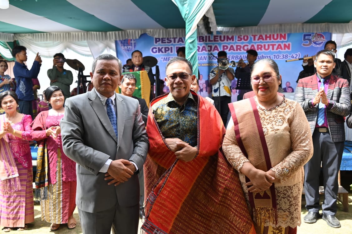 Bupati Masinton Pasaribu Ajak Jemaat GKPI Mitra Pemerintah Membangun Tapteng 1 IMG 20250720 WA0021