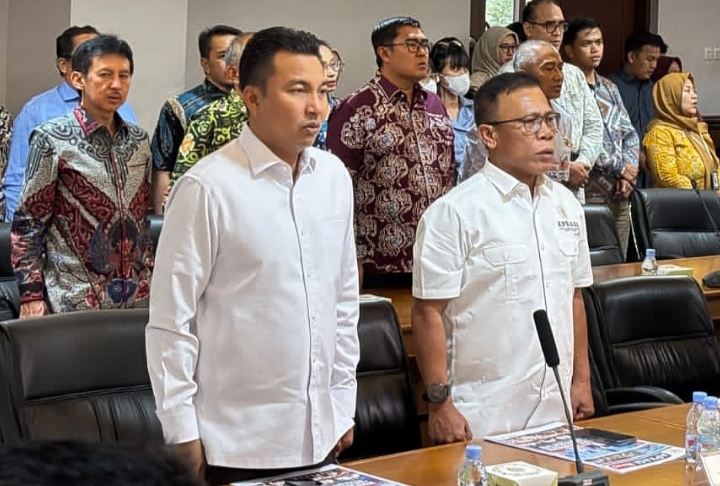 Bupati Tapteng Ikuti Sosialisasi Program National Urban Development Project 1 IMG 20250704 225120