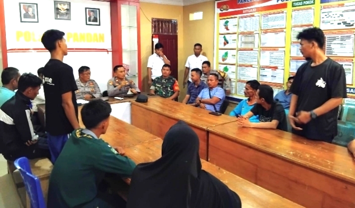 Konflik Pemuda Hajoran Berakhir Damai di Polsek Pandan 1 IMG 20250717 191133