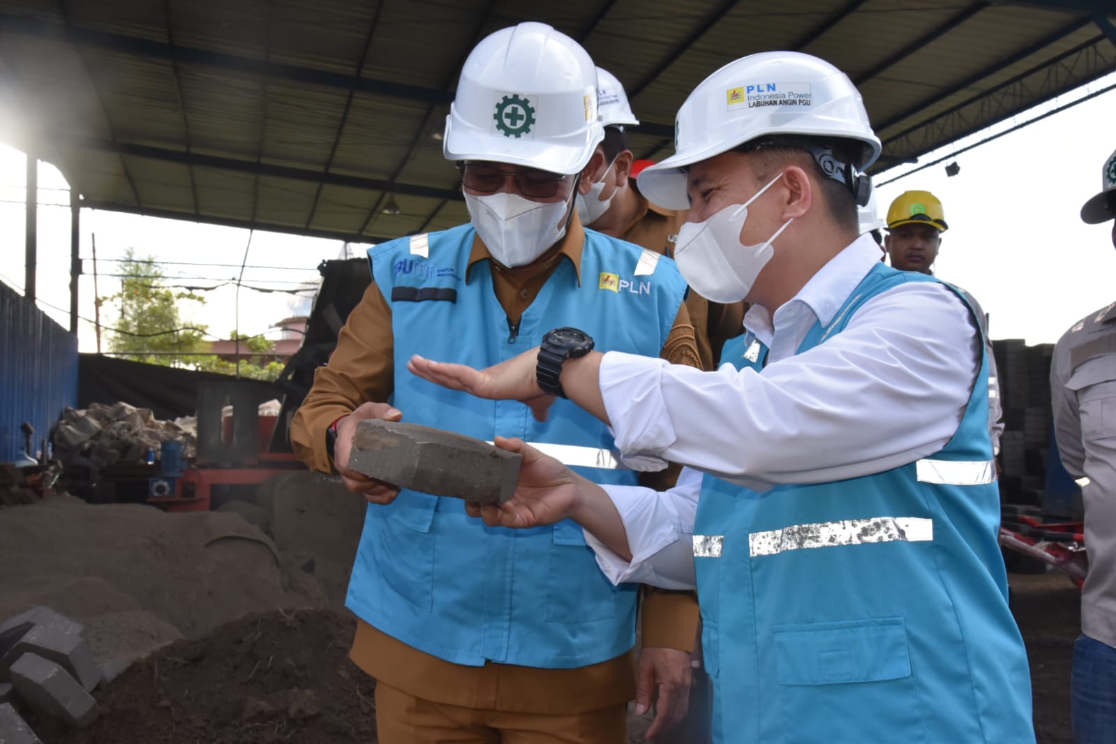 Bupati Masinton Minta PLTU Labuhan Angin Kolaborasi Bangun Tapteng Lewat Pemanfaatan Limbah Batu Bara 2 IMG 20250812 WA0013 1