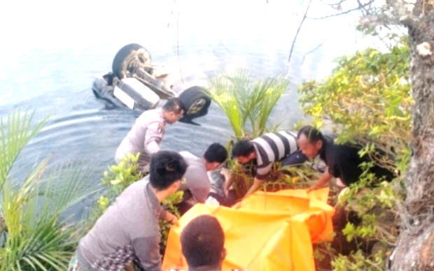 Mobil Escudo Nyemplung ke Muara di Tapteng, 3 Orang Tewas 1 IMG 20250824 145446