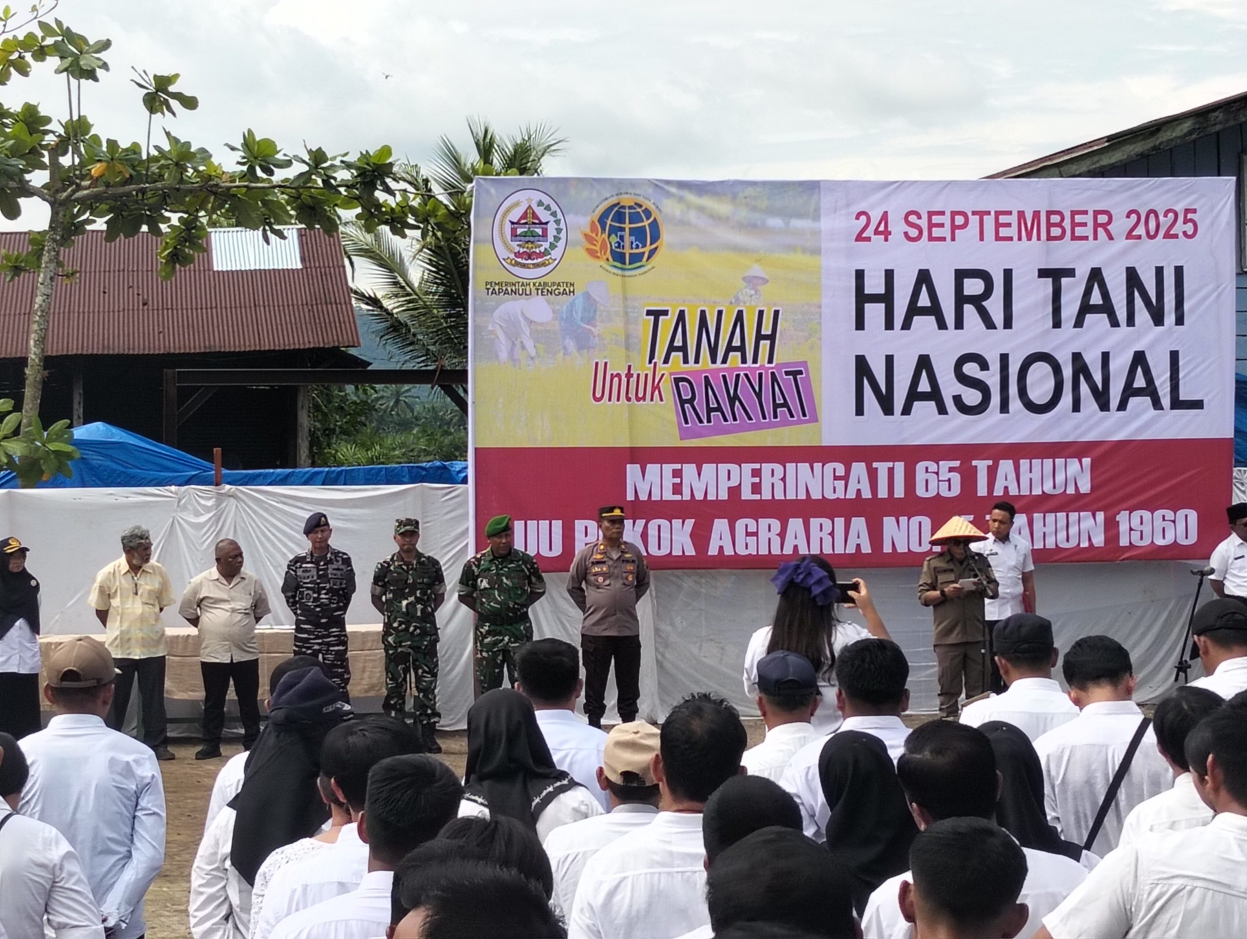 Bupati Masinton Pasaribu Ultimatum Perusahaan Sawit di Tapteng, Begini Penjelasannya 1 IMG20250924095241 scaled