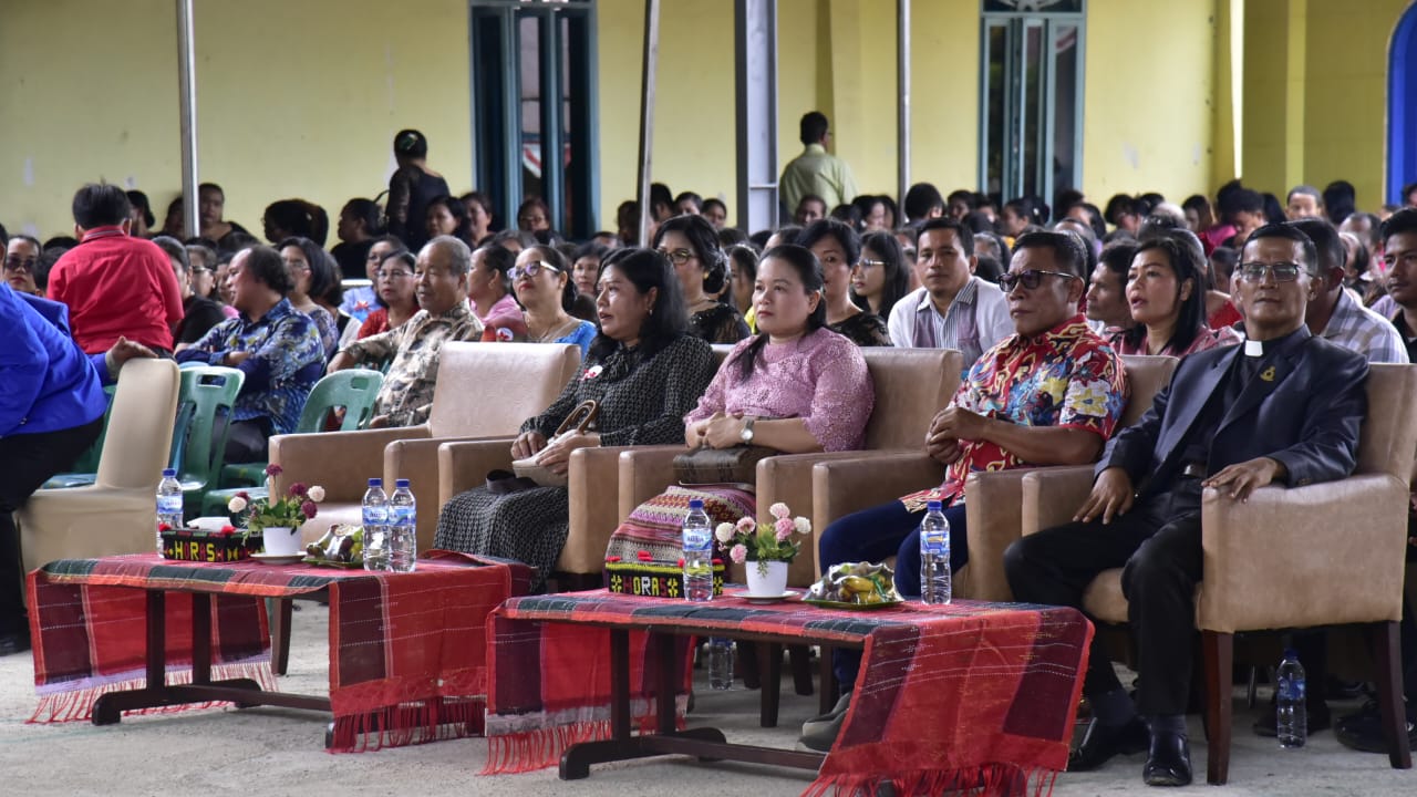 Bupati Tapteng Masinton Pasaribu Hadiri Pesta Pembangunan Gedung Sekolah Minggu HKBP Sibuluan 3 WhatsApp Image 2025 09 14 at 03.53.03