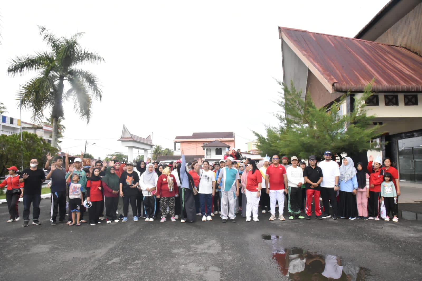 Komit Berantas TBC, Pemkab Tapteng Gelar Free Day TOSS TBC 1 IMG 20251109 WA0032
