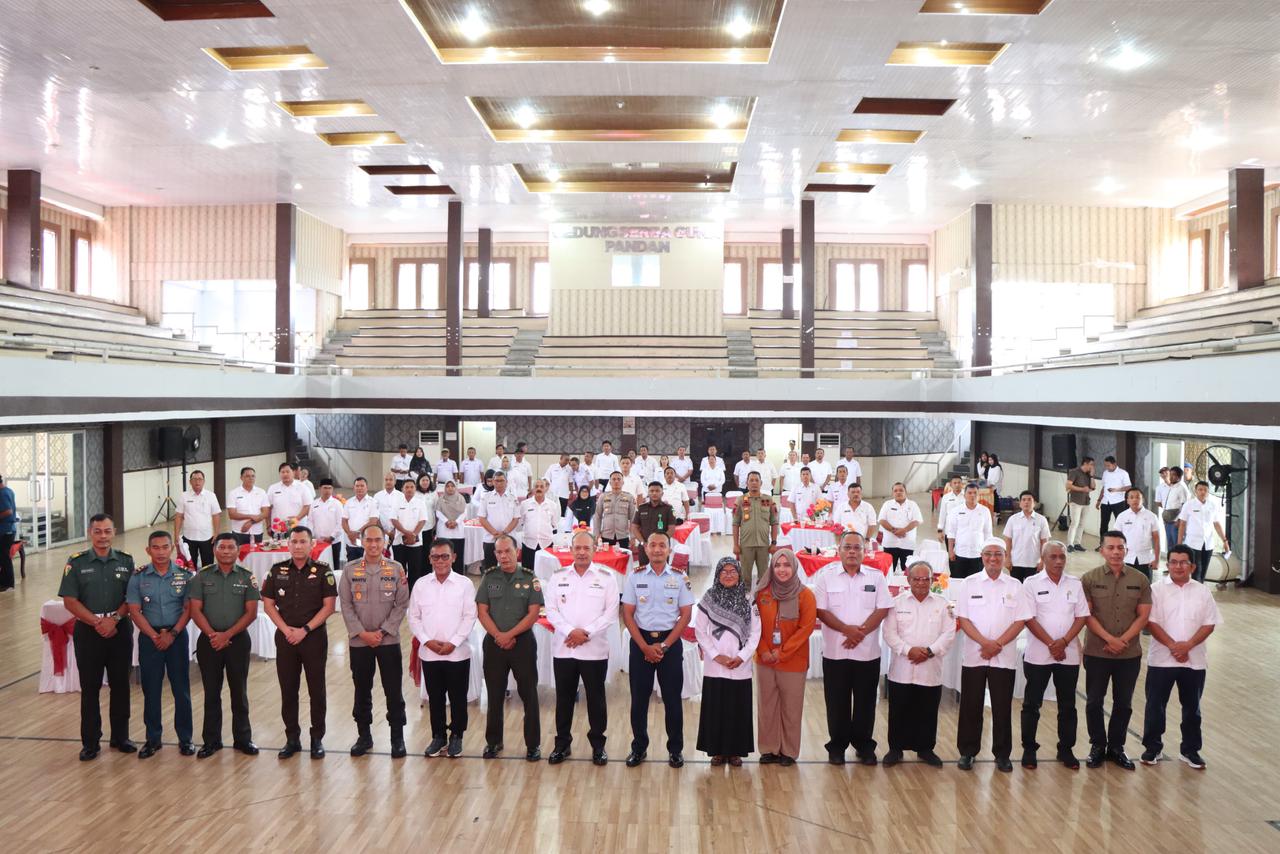 Bupati Masinton Paparkan Proyeksi APBD Tapteng 2026 1 WhatsApp Image 2025 11 04 at 21.40.50