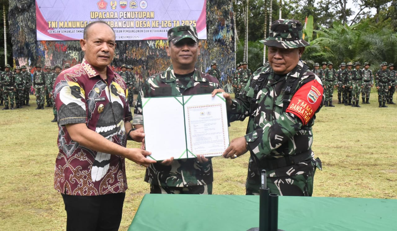 Wakil Bupati Tapteng Hadiri Penutupan TMMD ke-126 1 WhatsApp Image 2025 11 06 at 03.29.32
