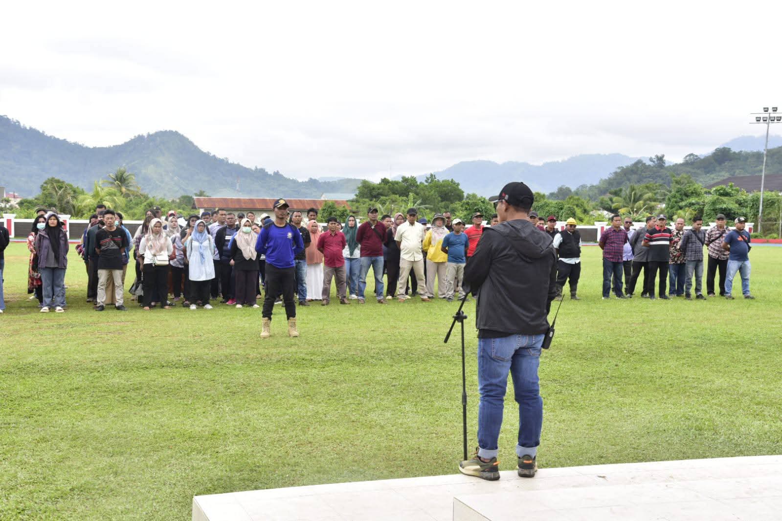 Percepat Pemulihan Pascabencana, Bupati Tapteng BKO-kan ASN ke Kecamatan 2 IMG 20251228 WA0067