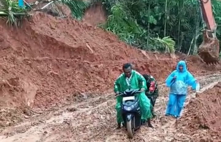 Jalan Nasional Rampa-Poriaha Tapteng Berhasil Ditembus 1 IMG 20251217 155019