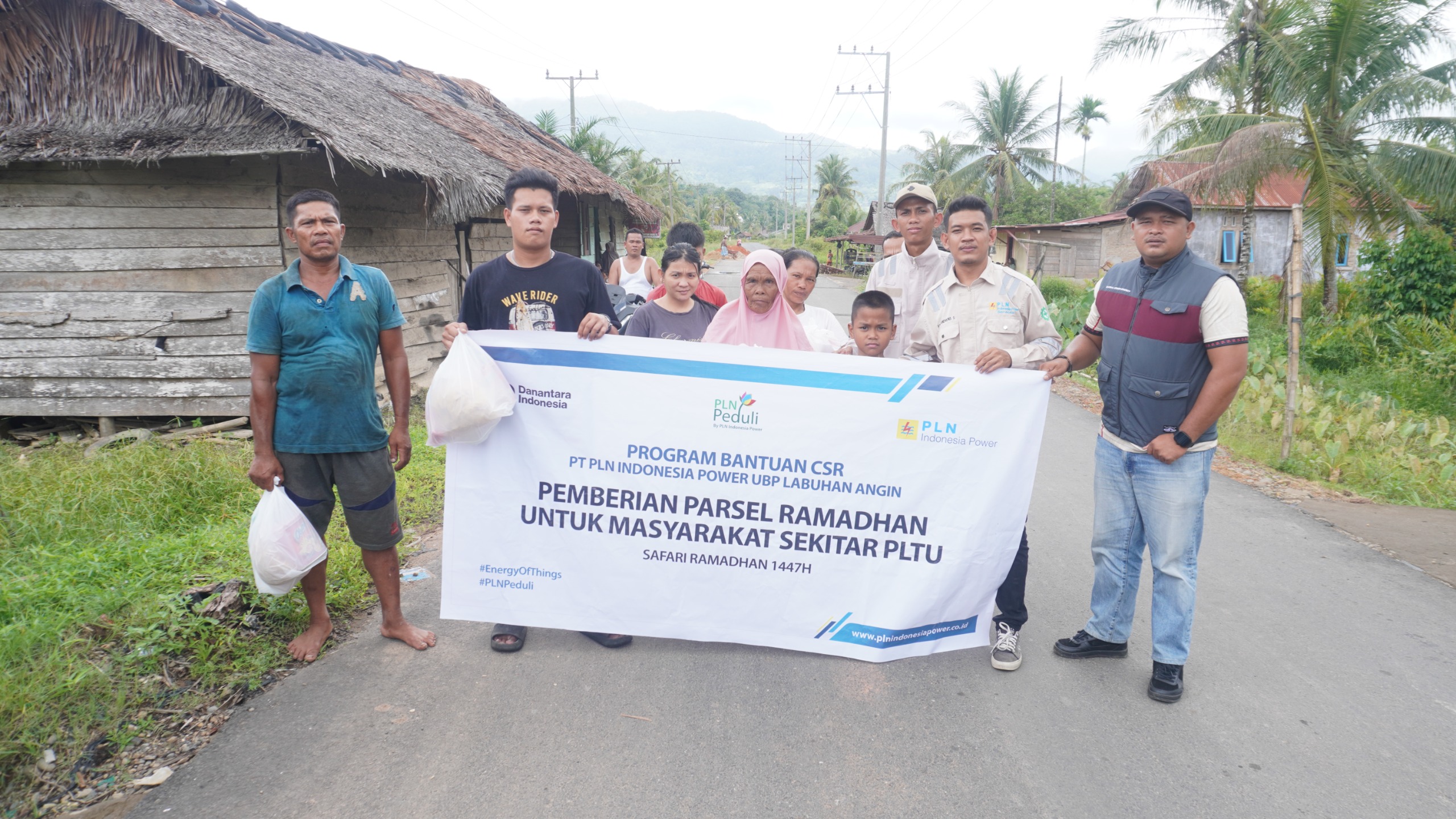 PLN Indonesia Power UBP Labuhan Angin Berbagi Parsel untuk Masyarakat Sekitar Pembangkit 1 IMG 20260327 WA0001