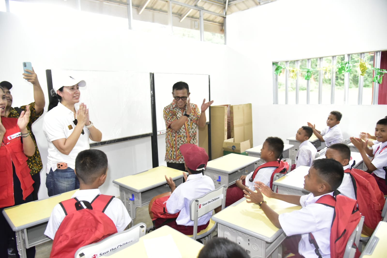 Bupati Masinton Resmikan Gedung Sekolah Sementara di Tukka 3 WhatsApp Image 2026 04 30 at 09.39.28