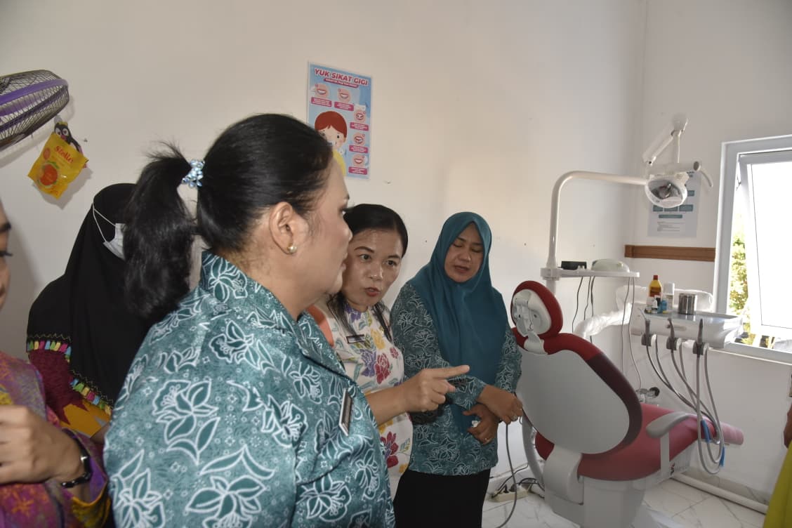 Bulan Bhakti IBI, Ketua PKK Tapteng Hadiri Pelaksanaan KB Gratis 2 WhatsApp Image 2026 05 01 at 02.16.08