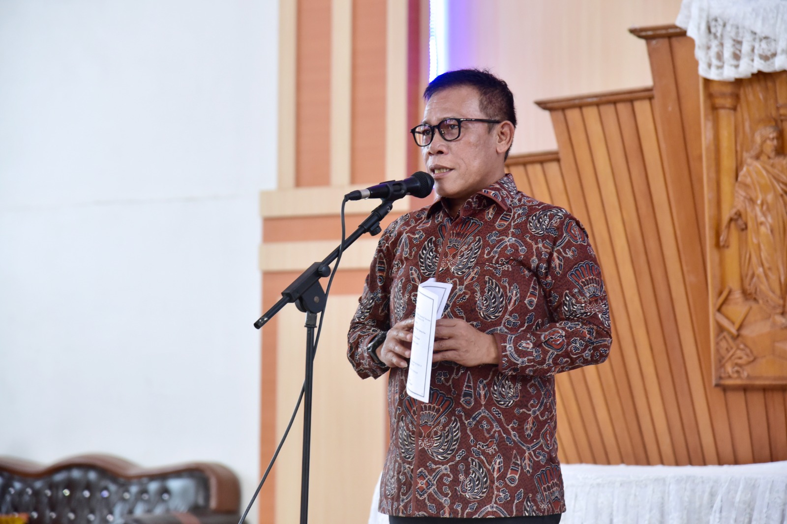 Hadiri Perayaan Paskah Raya Gamki, Bupati Masinton: Paskah Simbol Kebangkitan 1 WhatsApp Image 2026 05 01 at 07.46.05