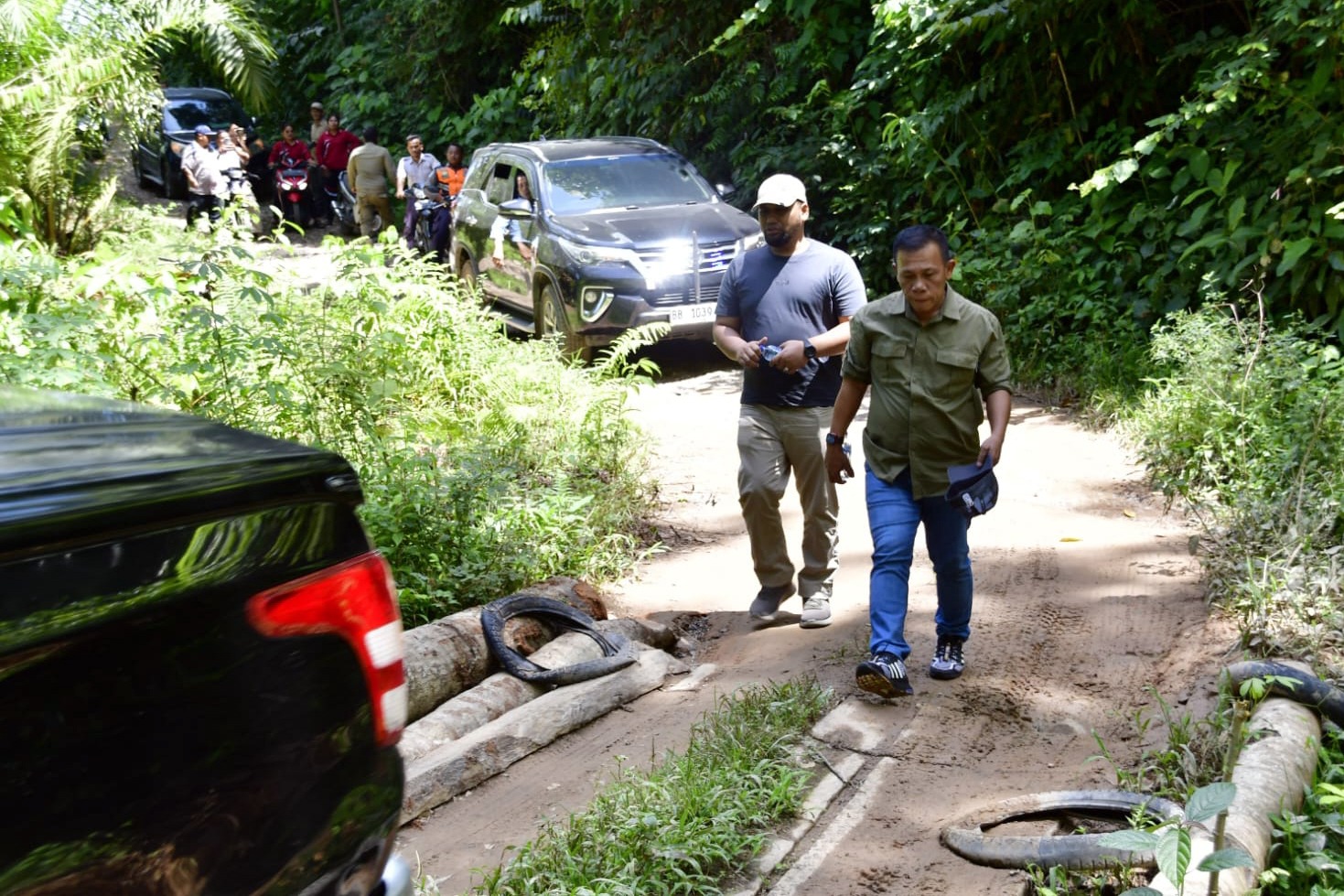 Bupati Masinton: Pemprov Sumut Gelontorkan 9 M Bangun Jalan Batas Tapteng-Taput 1 WhatsApp Image 2026 05 22 at 17.44.47