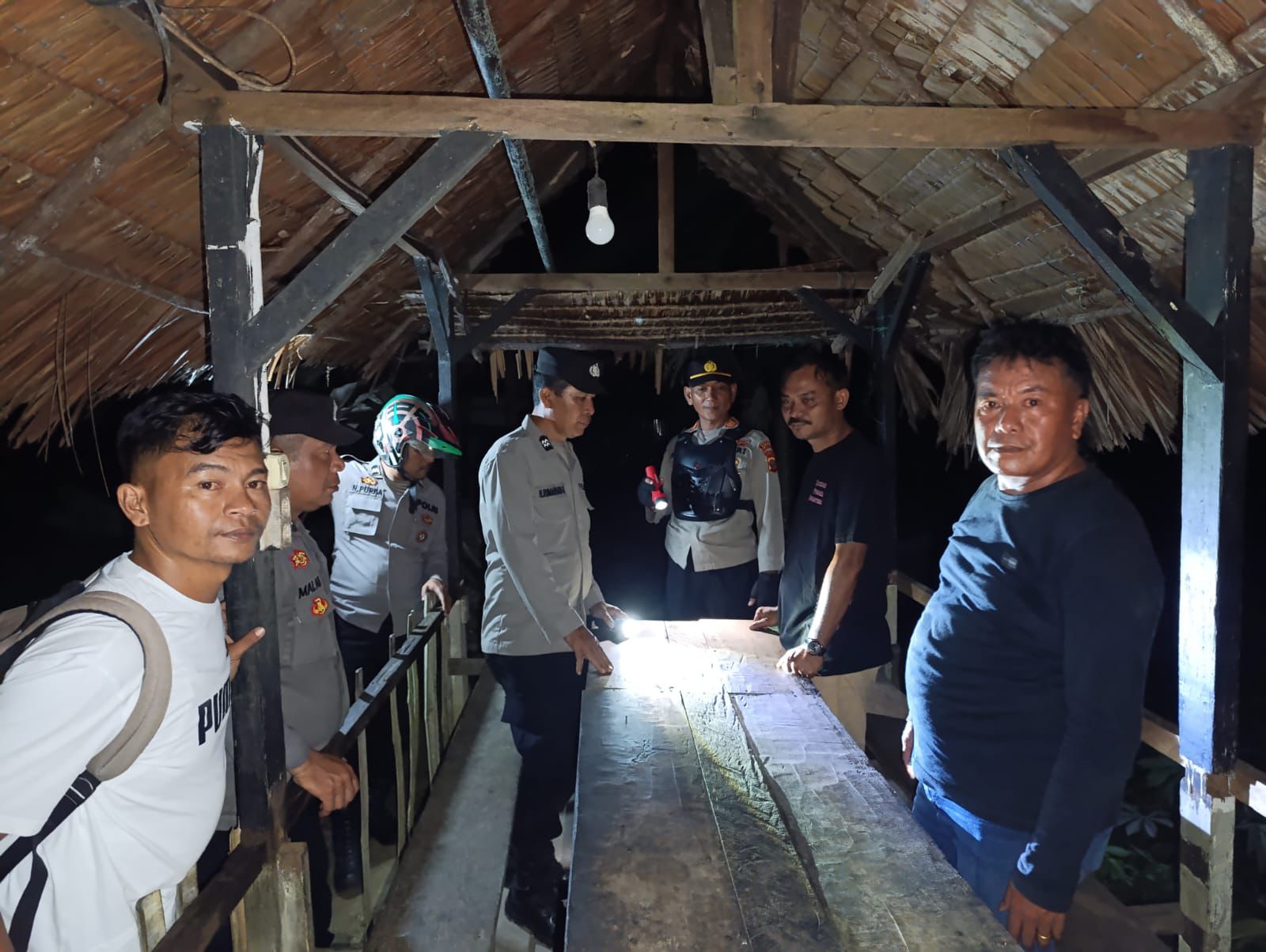 Polsek Kolang Razia Tempat Hiburan Malam 1 WhatsApp Image 2026 05 23 at 02.34.22