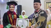 Wakil Bupati Tapteng: Wisuda Bukan Akhir Menuntut Ilmu 3 WhatsApp Image 2026 06 06 at 09.50.05