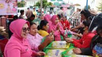 Polres Humbahas Gelar Pasar Murah Sambut HUT Bhayangkara ke-80 2 WhatsApp Image 2026 06 19 at 00.13.27