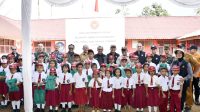 Bupati dan Wakil Bupati Tapteng Dampingi Deputi DPN Serahkan Bantuan Renovasi Ruang Kelas SD Negeri 152983 Hutanabolon 1 2 IMG 20260707 WA0009