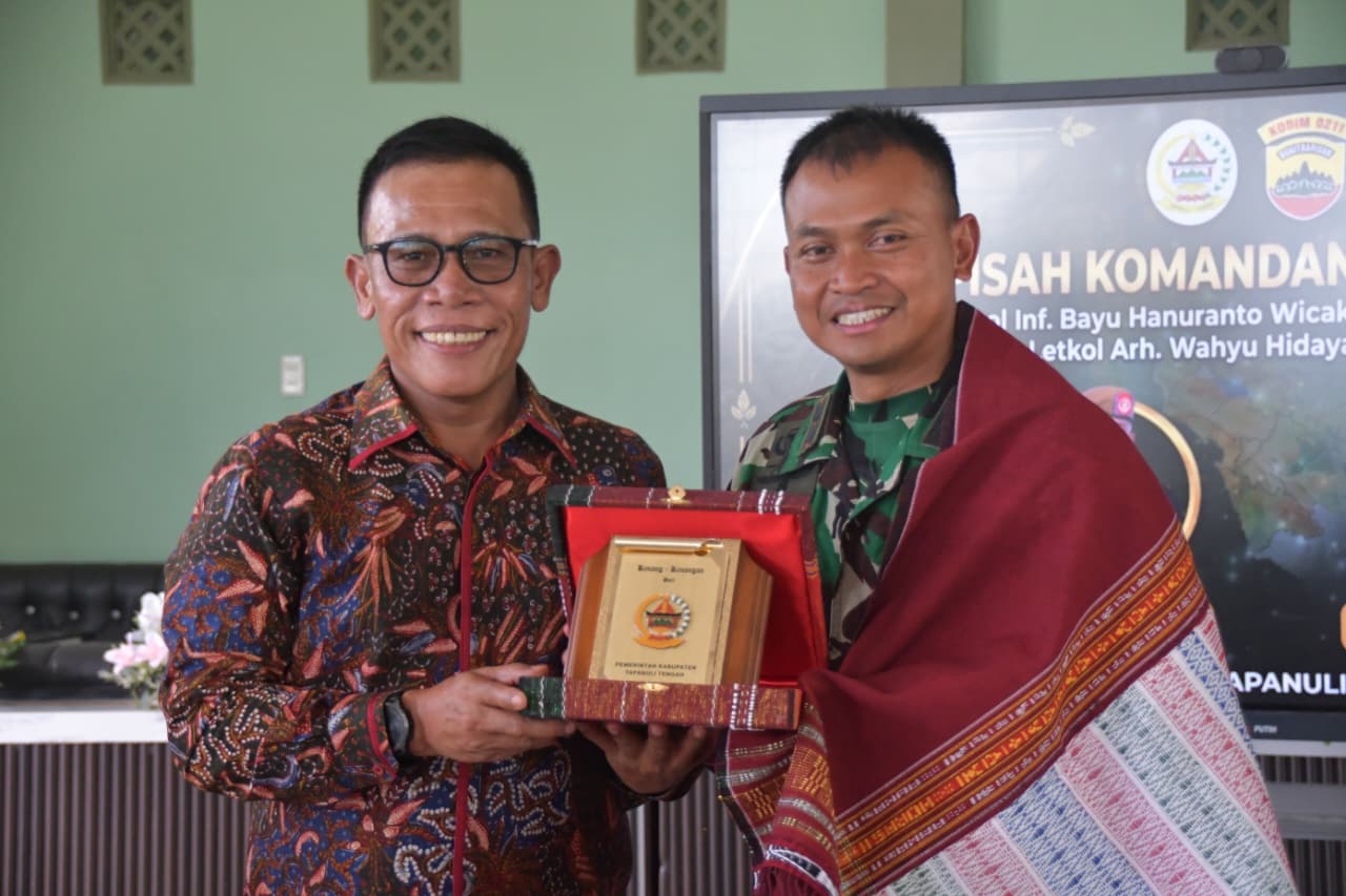 Bupati Masinton Pasaribu Hadiri Pisah Sambut Dandim 0211/Tapteng 2 IMG 20260723 WA0059