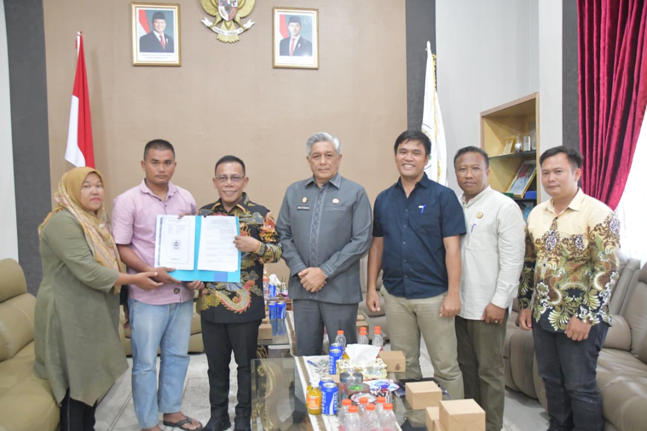 Dukung Penyediaan Air Bersih, Warga Lubuk Ampolu Hibahkan Tanah ke Pemkab Tapanuli Tengah 1 WhatsApp Image 2026 07 24 at 03.17.50