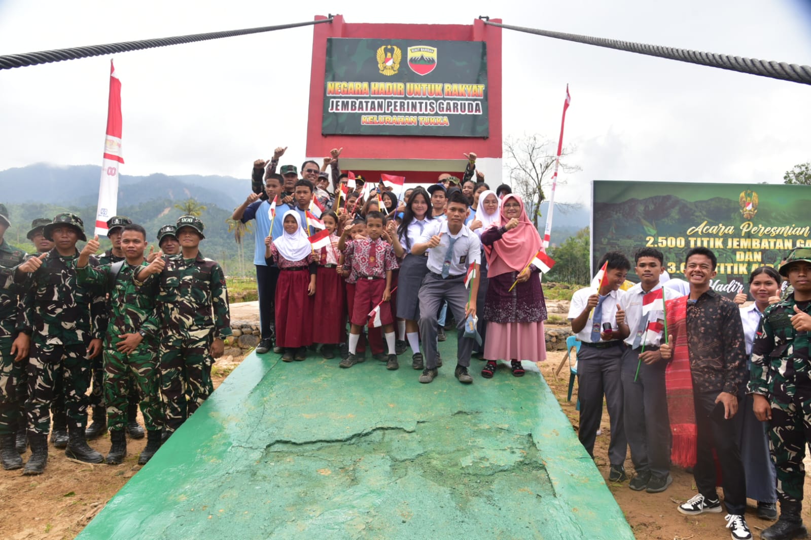 Prabowo Resmikan Ribuan Jembatan, Wabup Tapteng Ikuti Secara Virtual dari Tukka 2 WhatsApp Image 2026 08 13 at 08.33.53