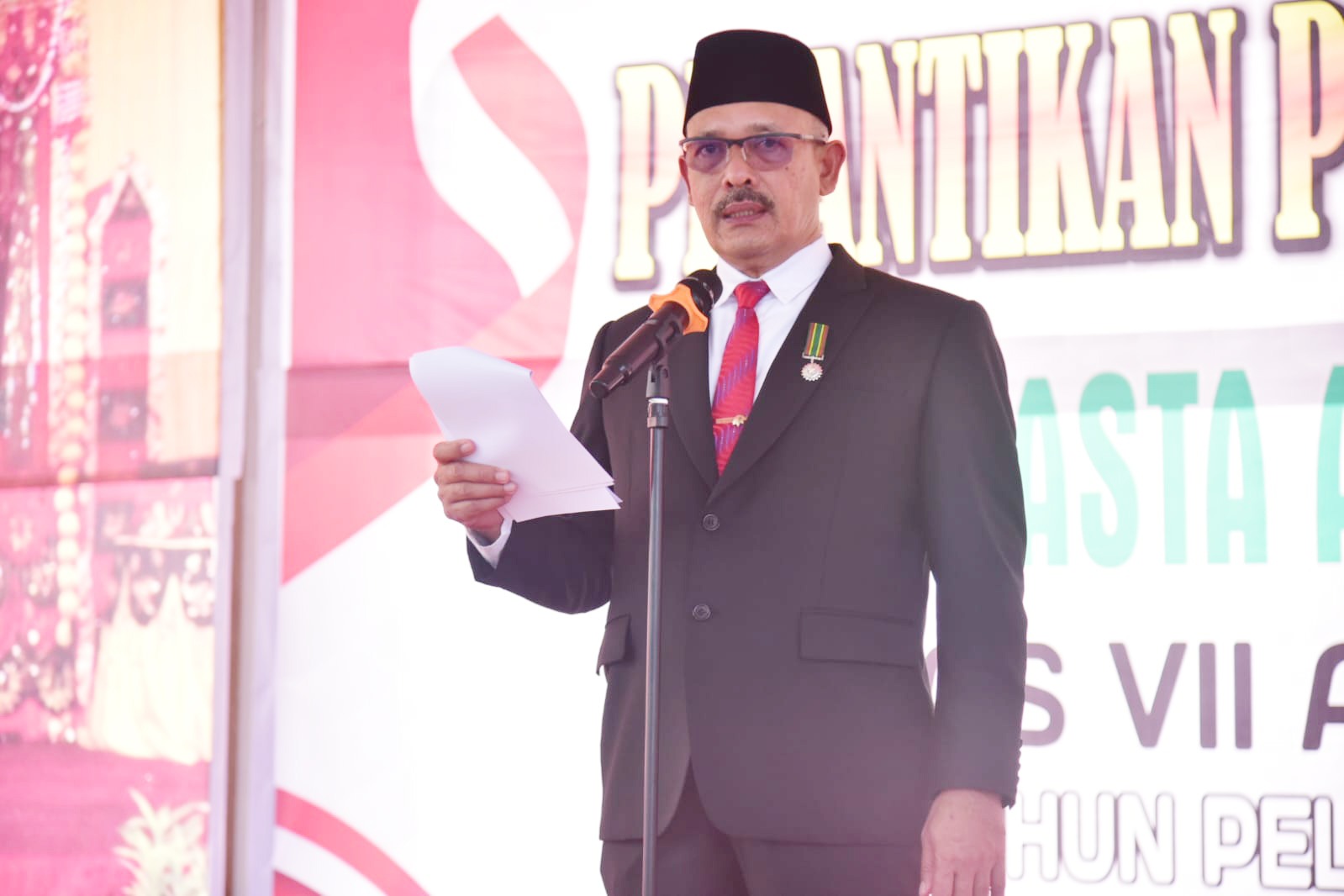 Wabup Tapteng ke Pelajar: Waspada 'Badai Digital' 1 WhatsApp Image 2026 08 15 at 20.30.12