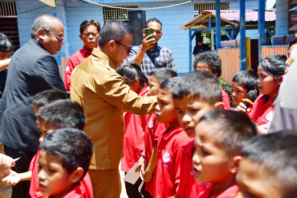 Bupati Masinton Pasaribu Rayakan HUT ke-81 Tapteng Bersama Anak-Anak Panti Asuhan 1 WhatsApp Image 2026 08 24 at 11.35.03