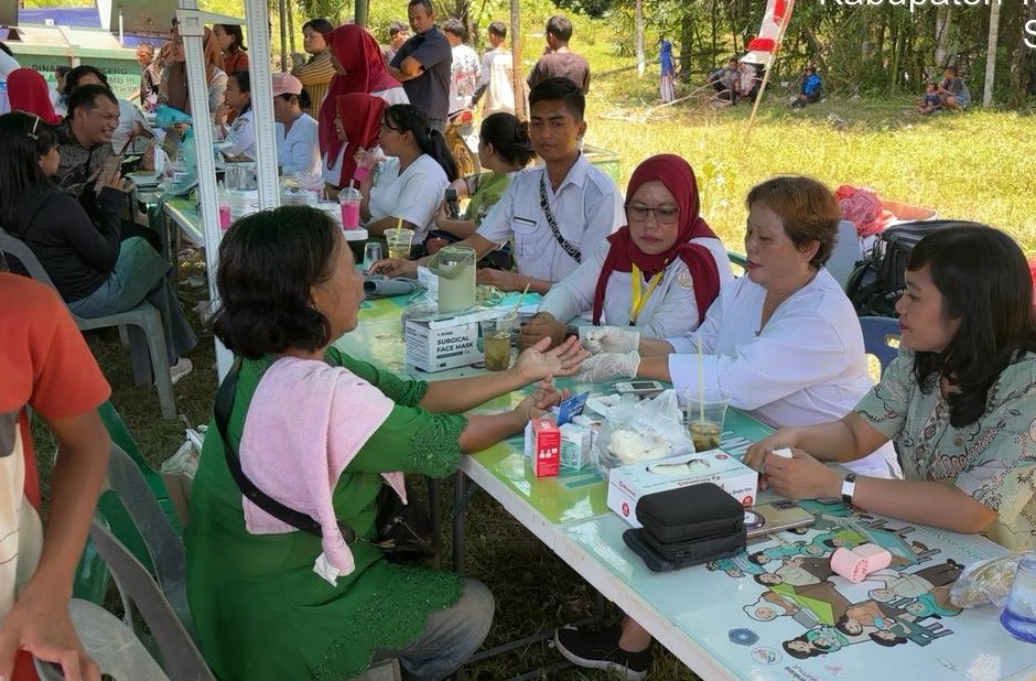 Peringatan Hari Jadi ke-81 Tapteng, Pemkab Hadirkan Layanan Langsung ke Masyarakat 1 WhatsApp Image 2026 08 28 at 02.15.20