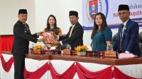 Bupati Humbahas Sampaikan Ranperda P.APBD TA. 2026 Rp. 955 Miliar Lebih 1 FB IMG 1788239472808