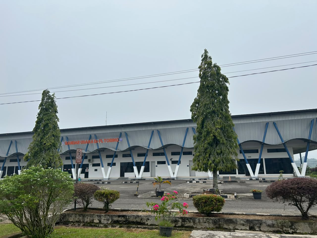 Kabut Asap Selimuti Bandara di Tapteng, Jarak Pandang 3 Km 1 IMG 20261016 WA0020