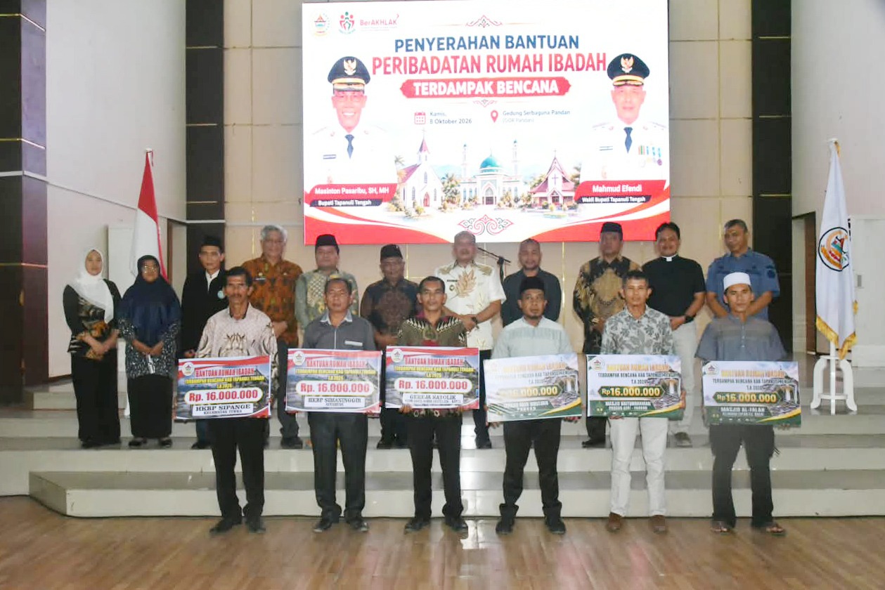 Pemkab Tapteng Salurkan Rp.944 Juta Bantuan ke Rumah Ibadah 1 WhatsApp Image 2026 10 08 at 21.05.03
