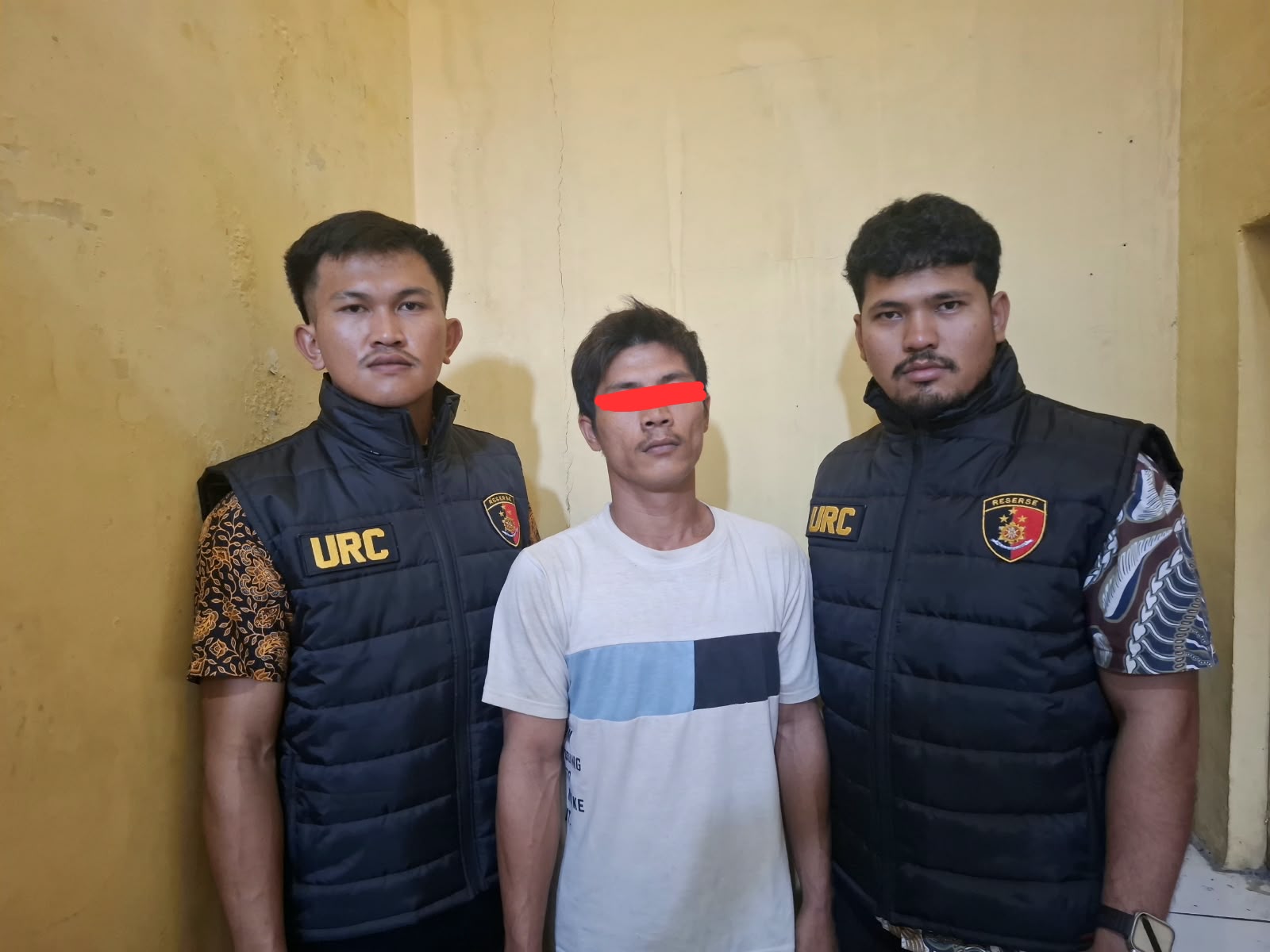 Polres Tapteng Tangkap “Preman” di Sitahuis, Begini Kronologinya 1 WhatsApp Image 2026 10 08 at 21.14.01